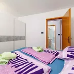 In 39371 Appartement Novi Vinodolski