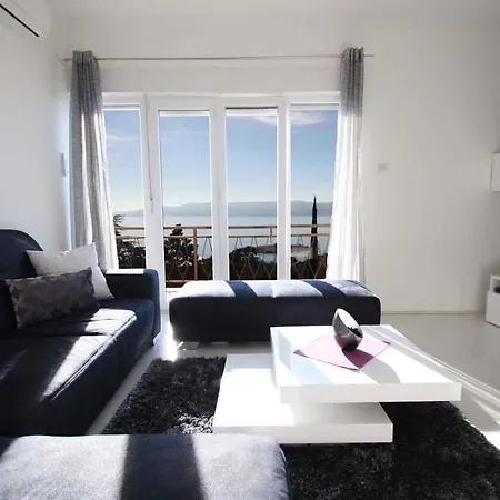 In 39371 Apartment *