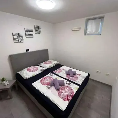 Apartment In 39371 Novi Vinodolski