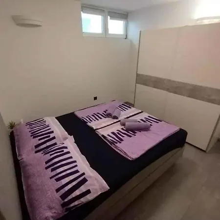 In 39371 Apartment