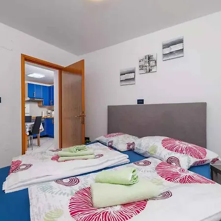 In 39371 Apartment Novi Vinodolski