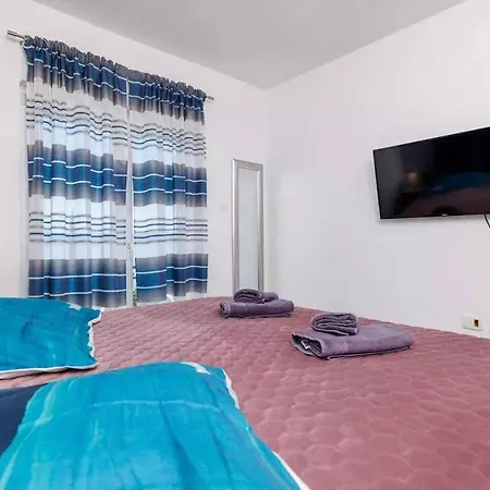 Apartment In 39371 Novi Vinodolski