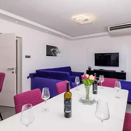 Apartment In 39371 Novi Vinodolski
