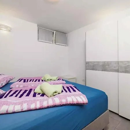 In 39371 Apartment